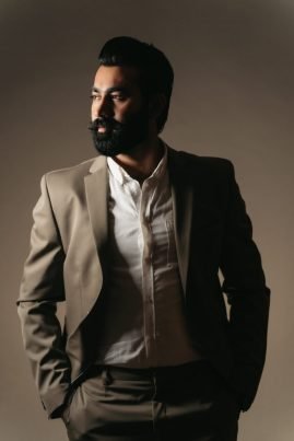 DSC02666-min-768x1152